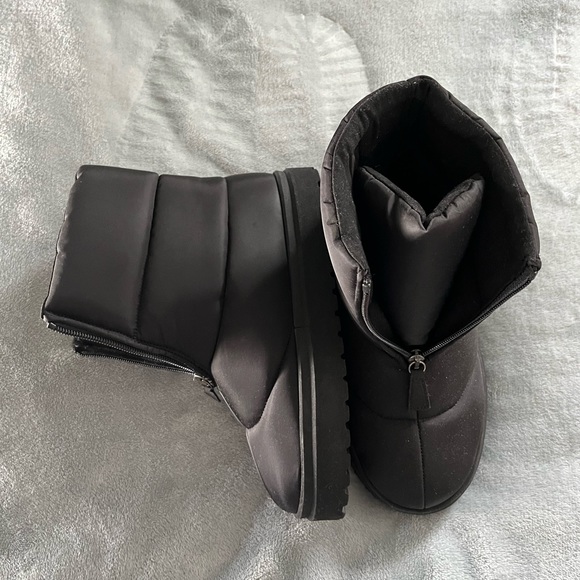 Gia Borghini Shoes - Gia Borghini puffer snow boots